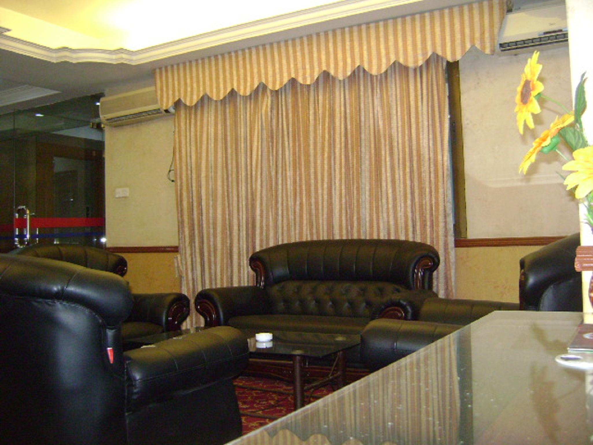 Excel Treasure Hotel Yangon Bagian luar foto
