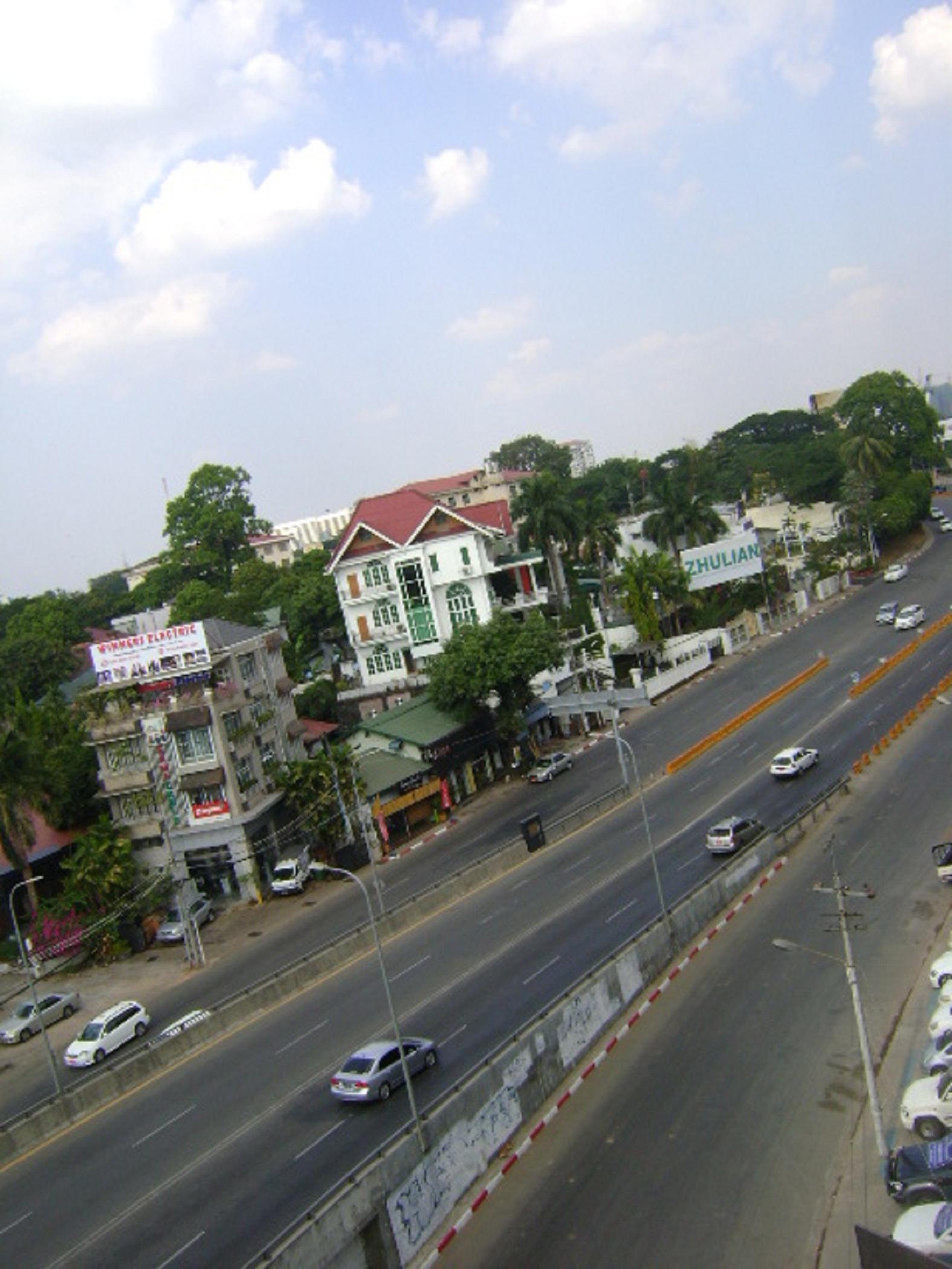 Excel Treasure Hotel Yangon Bagian luar foto