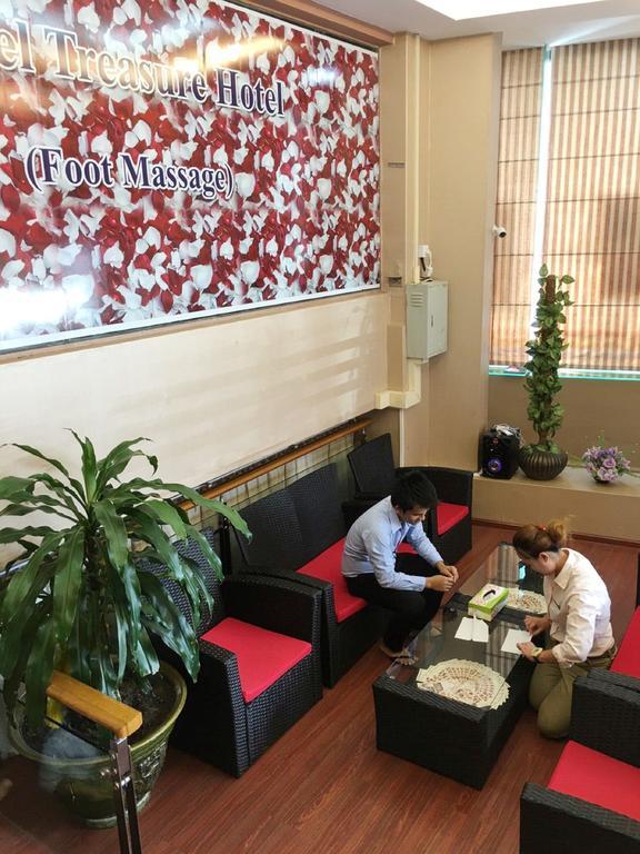 Excel Treasure Hotel Yangon Bagian luar foto