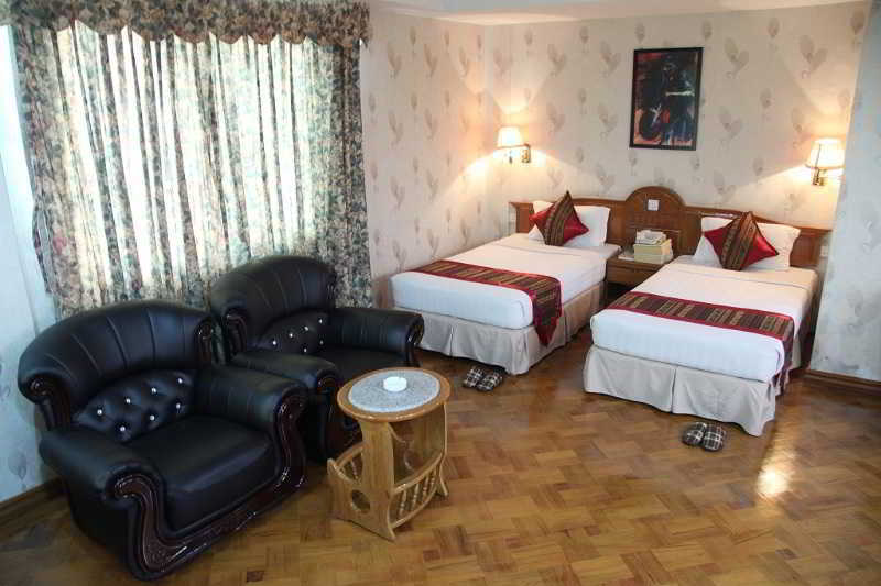 Excel Treasure Hotel Yangon Bagian luar foto