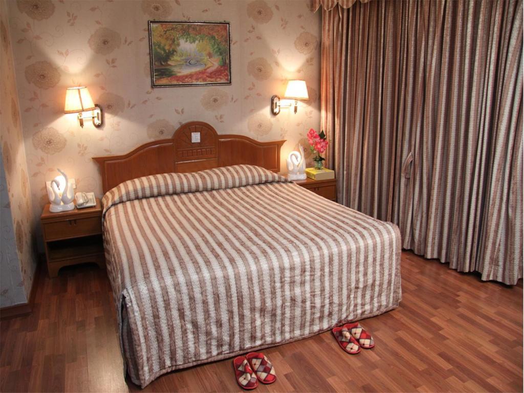 Excel Treasure Hotel Yangon Bagian luar foto